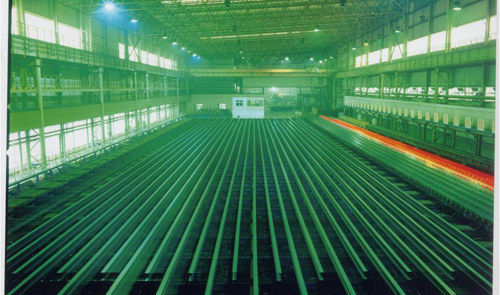 2005年長城重機為津西大H型鋼承制的鏈式冷床